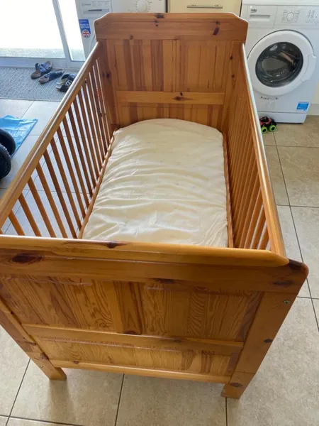 Oak furniture hotsell land cot bed