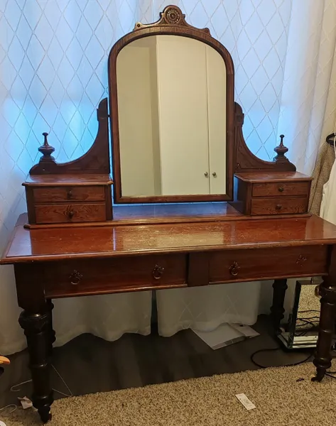 Done deal clearance dressing table