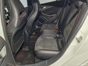 MERCEDES BENZ A200 1.6 AMG LINE - Image 4