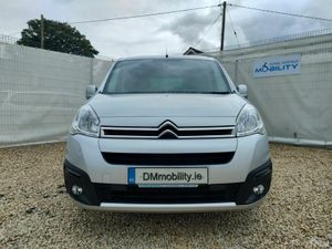 Wheelchair Car - Image 2