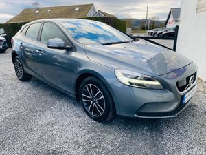 2019 (192)VOLVO V40 2.0 D2 MOMENTUM EDITION 120BHP - Image 4