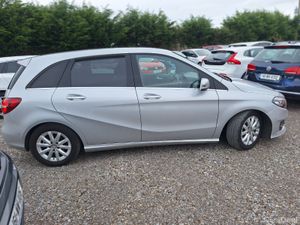 MERCEDES B180 AUTO WITH LEATHER - Image 4