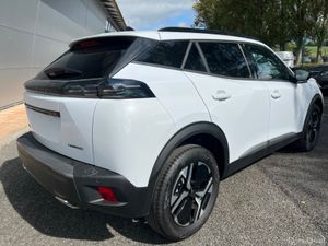 Peugeot 2008 Allure 1.2 Hybrid - Image 2