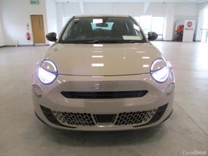 NEW 261 OFFERS- FIAT 600 HYBRID MHEV 1.2 PET AUTO - Image 4