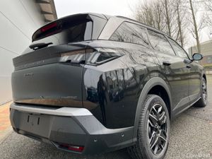 Peugeot 5008 1.2 Hybrid - Image 3