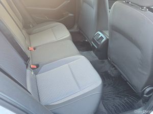 Volkswagen Passat 2019 AUTOMATIC - Image 3