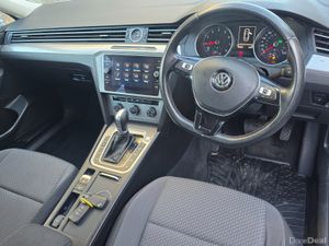Volkswagen Passat 2019 AUTOMATIC - Image 2
