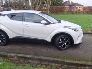 TOYOTA C-HR WITH LEATHER - Image 4