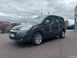 Wheelchair Car - Image 3