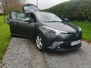 Toyota C-HR 2017 /1 OWNERm F. S. Hist. Finance Ava - Image 3