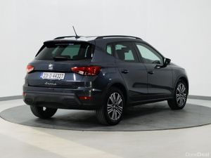 *44* 2023 SEAT Arona 1.0tsi se - Image 4