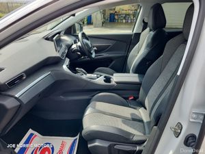 Peugeot 5008 ALLURE 1.2 130 AUTOMATIC 7 SEATER - Image 4