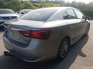 Toyota Avensis 2017 - Image 2