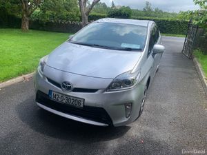 Toyota Prius 2014 HYBRID - Image 3