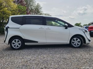 2021 Toyota Sienta X | 1.5 Petrol Hybrid | Auto - Image 4