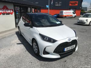241  TOYOTA YARIS X  PETROL  AUTO - Image 4