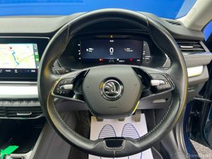 Skoda Octavia STYLE 2.0 TDI // APPLE CARPLAY/ANDRO - Image 4