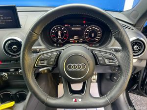 Audi A3 S-LINE 1.4 TFSI AUTO // BLACK STYLING PACK - Image 4