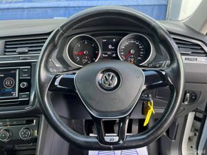 Volkswagen Tiguan R-LINE PACK 2.0 TDI // TRENDLINE - Image 4