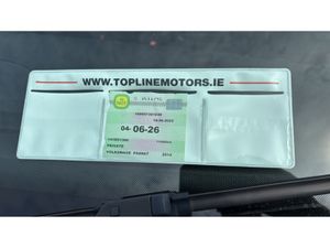 Volkswagen Passat ==AUTO//FULL BLACK LEATHER//LOW - Image 2