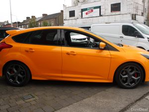 Ford Focus ST-3 2.0 PETROL 246 BHP 2017 - Image 3