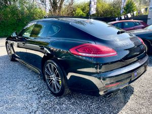 152 Porsche Panamera PLUG-IN HYBRID 3.0 - Image 3