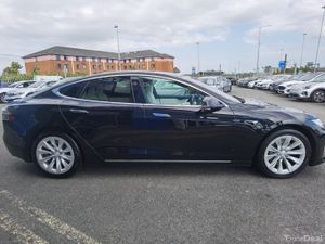 TESLA MODEL S 75D **PANORAMIC ROOF** - Image 4