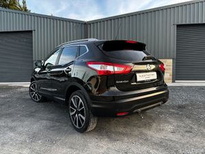 Nissan Qashqai 162’ VERY HIGH SPEC WITH LOW MILES - Image 3