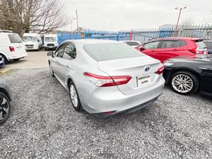 Toyota Camry 2.5 Hybrid Automatic 2019 - Image 4