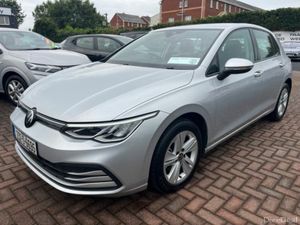 Volkswagen Golf Life 2.0 TDI 115HP 5DR - Image 2