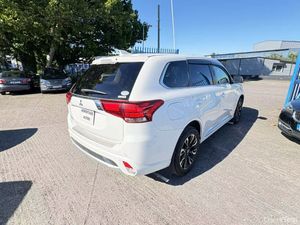 Mitsubishi Outlander 2.0 Hybrid Plug in 2018 - Image 3