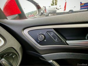 VOLKSWAGEN GOLF TSI Trendline BlueMotion Technolog - Image 2