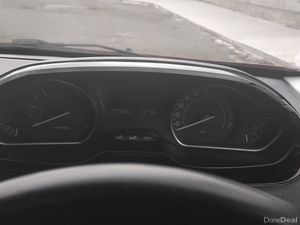 Peugeot 2008 2017 reduced to sell - Image 4