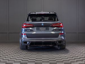 2022 BMW X5 X-Drive 45e M-Sport - Image 4
