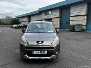 Peugeot Partner Tepee 2011 / 1.6 Diesel / Manual - Image 2