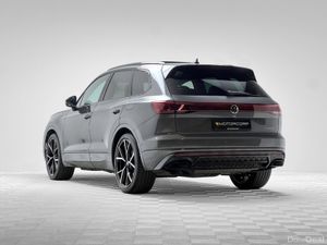 Volkswagen Touareg R V6 3.0 TSI PHEV 462HP - Image 4