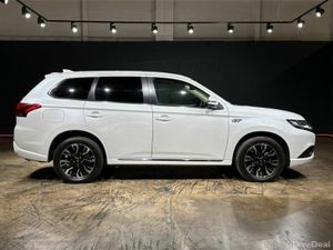 Mitsubishi Outlander BLACK HALF LEATHER - FACTORY - Image 3