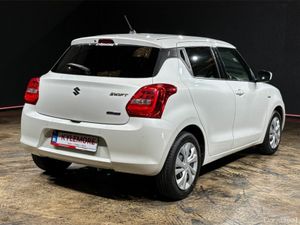 Suzuki Swift 1.2 AUTOMATIC HYBRID - CRUISE CONTROL - Image 4