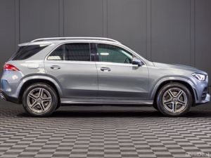 2019 Mercedes-Benz GLE 300d 4Matic - Image 2