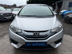 2015 Honda Fit  1.5 HYBRID AUTO - Image 3