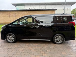 2023 Toyota Alphard - Image 4