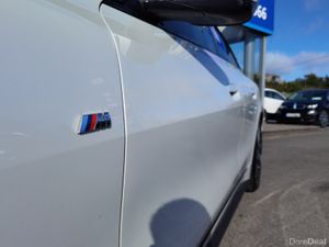 BMW I4 84KWH EDRIVE40 M SPORT **MASSIVE SPEC** - Image 3