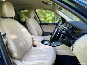 20D X-DRIVE X-LINE * LOW KMS * - Image 4