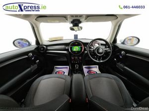 Mini Cooper 1.5 Automatic, Reversing camera - Image 2