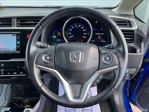 Honda Fit L-PACKAGE 1.5 HYBRID // HALF LEATHER INT - Image 4