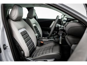 Citroen C4 PLUS Hybrid Auto 145HP - Image 3