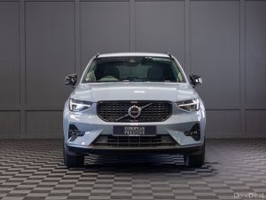 222 Volvo XC40 T4 Plus - Image 2