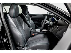 Peugeot 408 *All new Fully Electric 408* E-Allure - Image 3