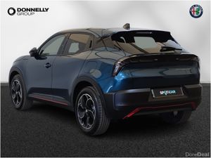 Alfa Romeo Junior Electric Hatchback Speciale - Image 3