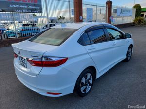 (6Mts warranty) 1.5 Hybrid Automatic Honda Grace - Image 4